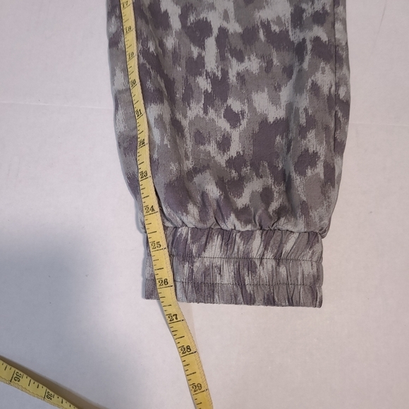Cloth & Stone Jogger Pants XS Wide Leg Grey Animal Print Abstract Tencel - Picture 12 of 12